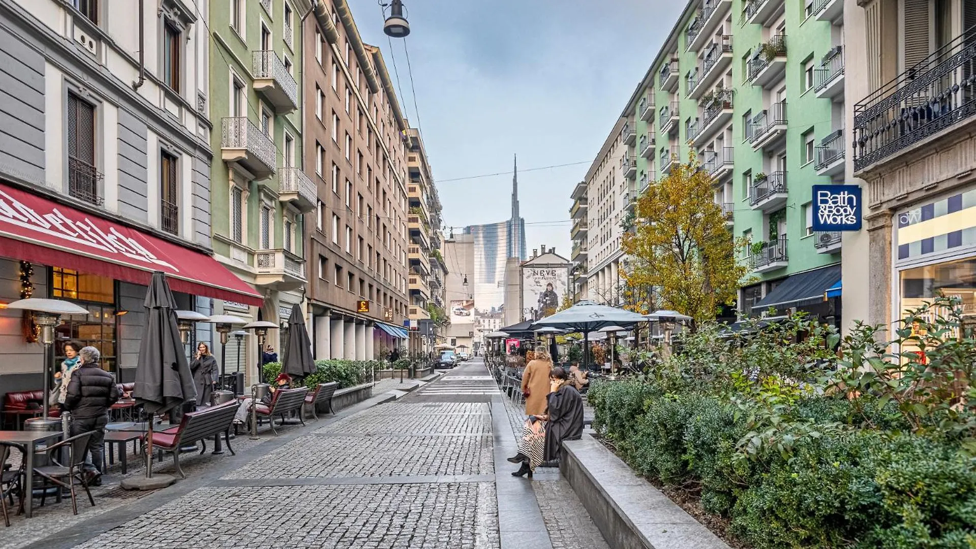 Luxury 4 Bedrooms Apartment In The Center Of Milan